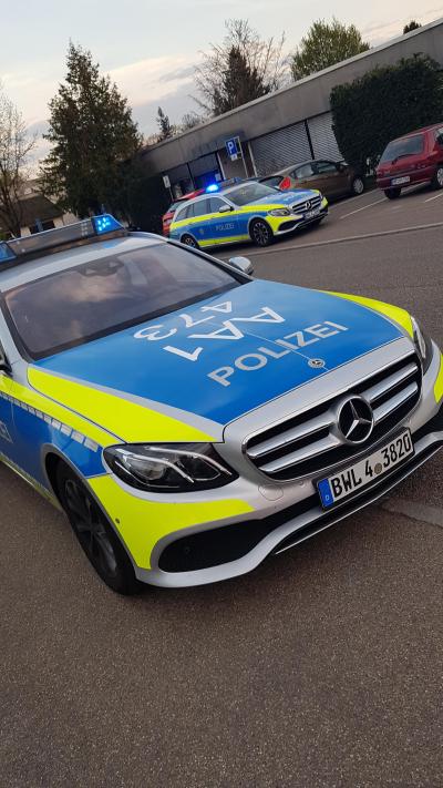 Winnenden: Oldtimer brennt an Zapfsaeule